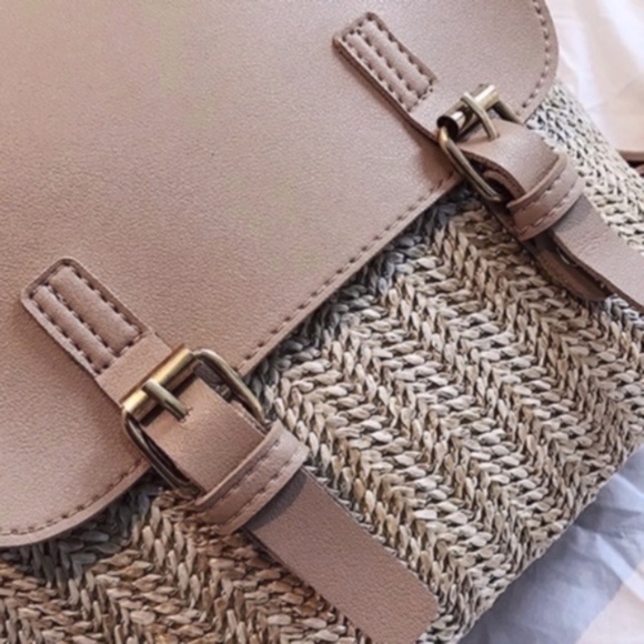 MINNIE Straw Back pack   - Picture 3 of 6